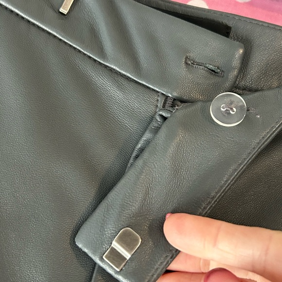 DANA BUCHMAN Women's GRAY Soft Lamb Leather PANTS sz 4. Like new! - Picture 3 of 5